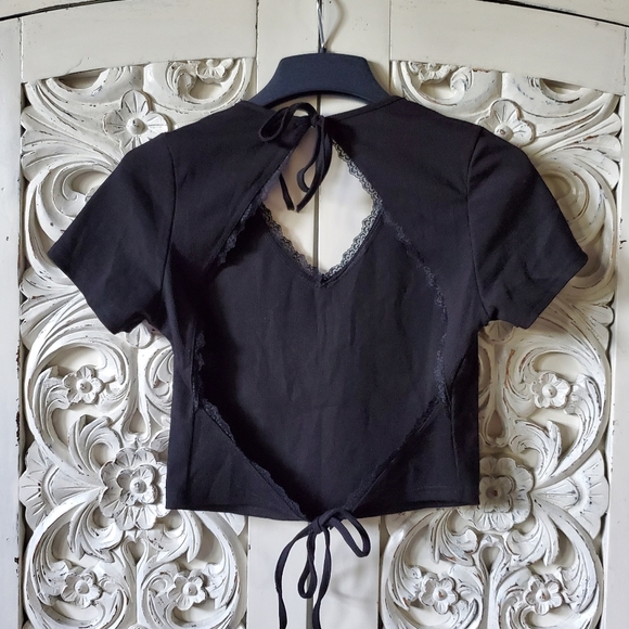Black open back tie crop top - Picture 4 of 16